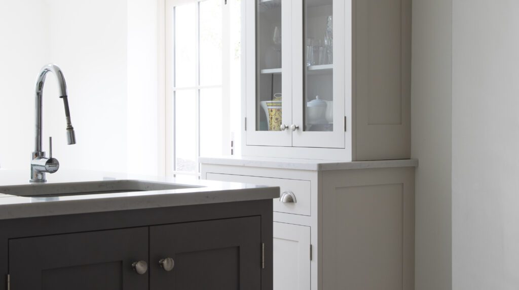 kitchens with white shaker cabinets